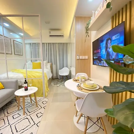 1Br W/ Balcony Near Megamall: The Admiral'S Lounge