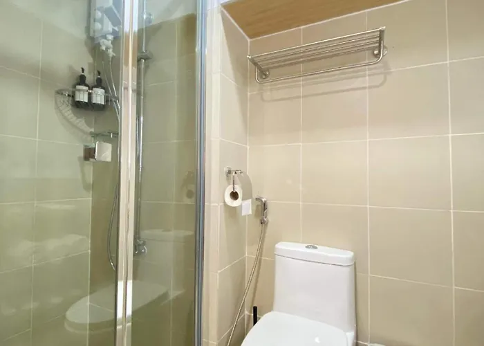 Apartment 1br W/ Balcony Near Megamall: The Admiral's Lounge *