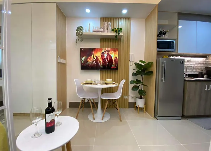 1br W/ Balcony Near Megamall: The Admiral's Lounge *
