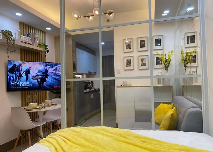 1br W/ Balcony Near Megamall: The Admiral's Lounge * Manila