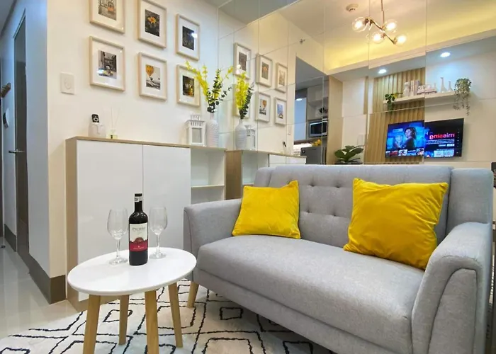 1br W/ Balcony Near Megamall: The Admiral's Lounge Apartment *