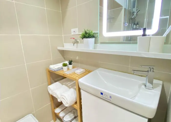 1br W/ Balcony Near Megamall: The Admiral's Lounge Manila