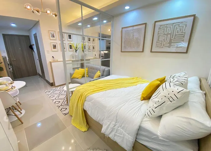 1br W/ Balcony Near Megamall: The Admiral's Lounge *