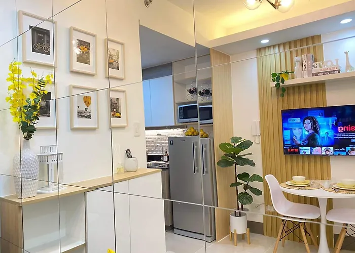 1br W/ Balcony Near Megamall: The Admiral's Lounge