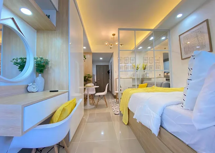 1br W/ Balcony Near Megamall: The Admiral's Lounge * Manila